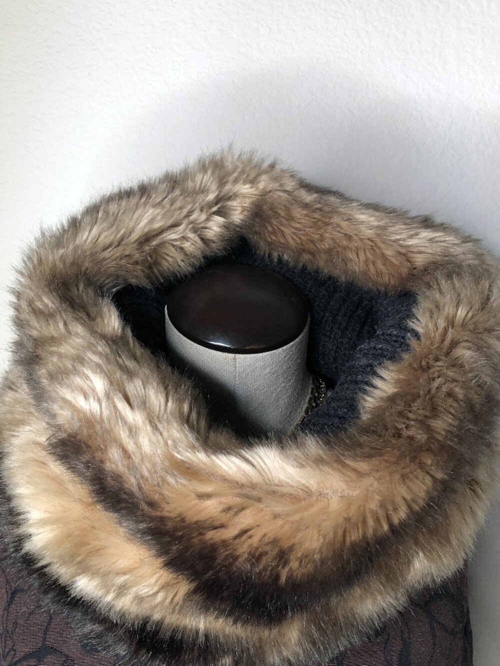 GORGEOUS, "Zara Man" Faux Fur Cowl, Like New!